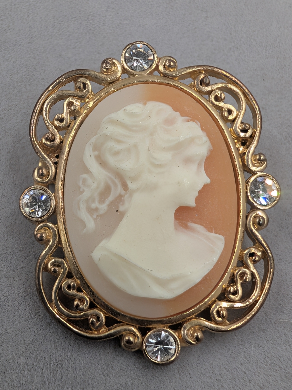Boutique Cameo Brooch Pendant Peach Gold Tone Rhinestone Victorian | M234